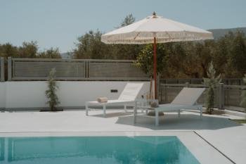 D & A  private pool villas zakynthos zante
